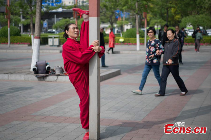 Taiyuan : une mamie de 68 ans passionnée d'activités physiques