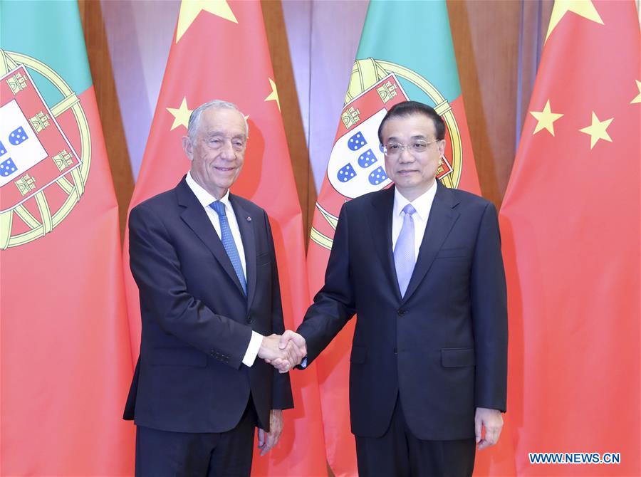 Li Keqiang rencontre le président portugais