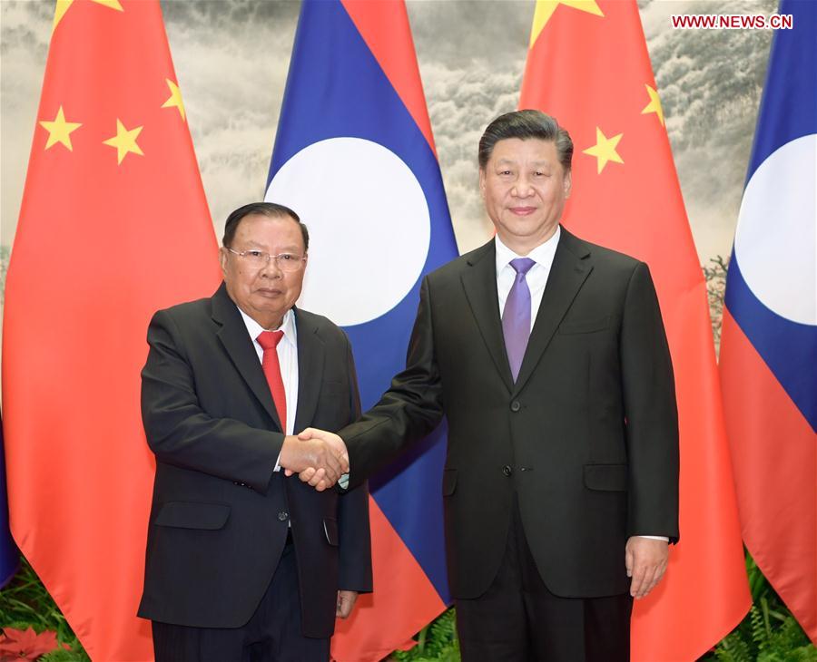 Xi Jinping s'entretient avec le président laotien pour promouvoir les relations bilatérales