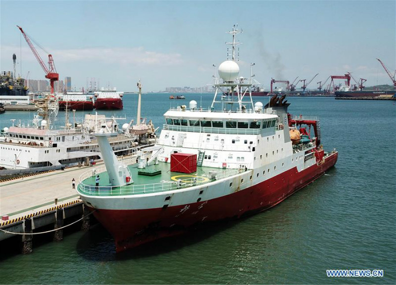 Départ d'un navire de recherche chinois pour les monts sous-marins dans la fosse des Mariannes