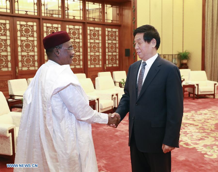 Le plus haut législateur chinois rencontre le président nigérien
