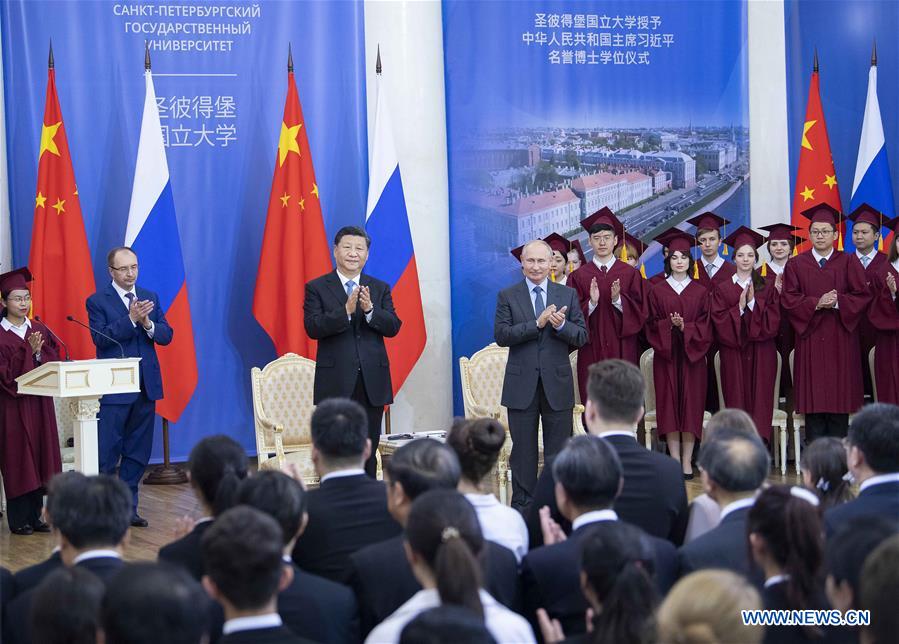 Le président chinois reçoit un doctorat honorifique d'une université russe