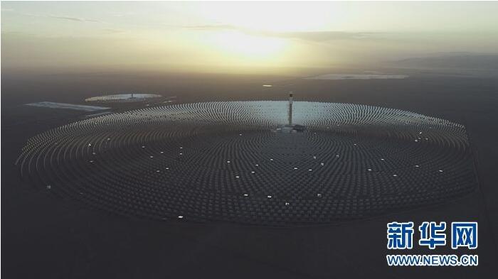 La première centrale thermique solaire à sels fondus de Chine tourne à pleine capacité