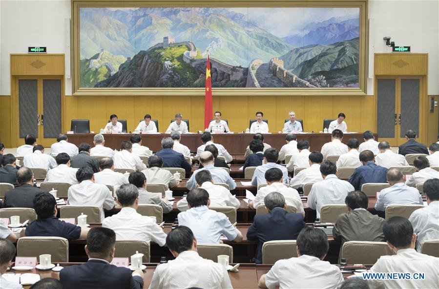 Le PM chinois met l'accent sur la réduction des formalités administratives et l'amélioration de l'environnement commercial