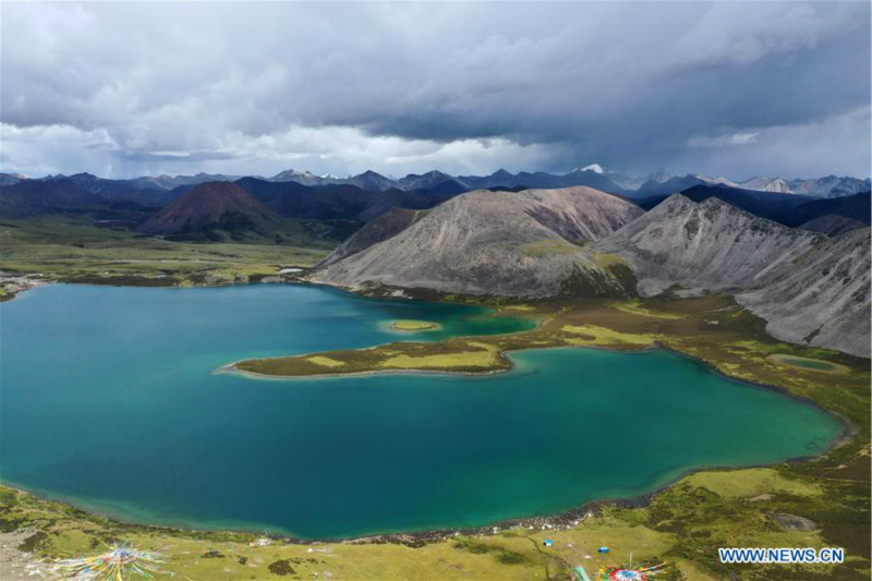 LHASSA, 18 août (Xinhua) -- Le paysage d'un lac du district de Maizhokunggar, dans la région autonome du Tibet (sud-ouest de la Chine), le 16 août 2019. (Photo : Purbu Zhaxi)