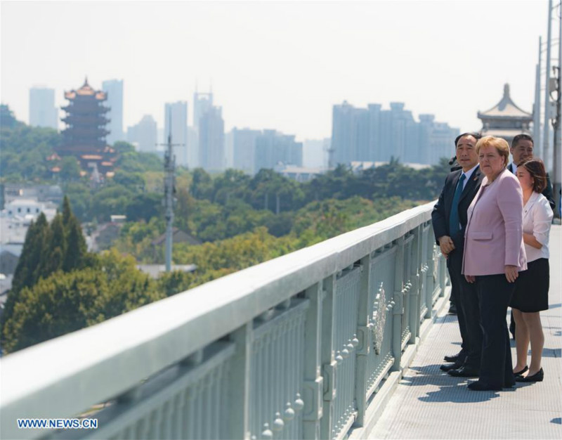 Visite de la chancelière allemande dans le centre de la Chine