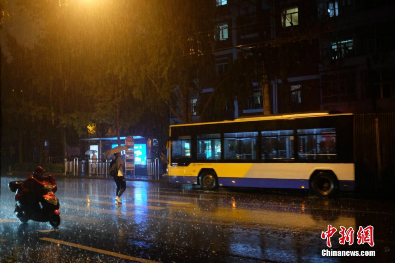 Après la canicule, Beijing touchée par de fortes pluies