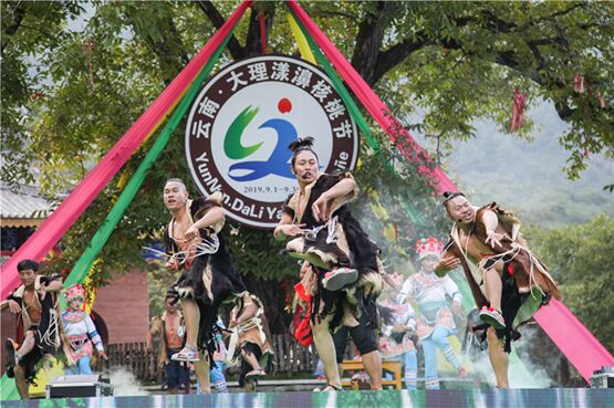Ouverture du festival du noyer de Yangbi dans le Yunnan