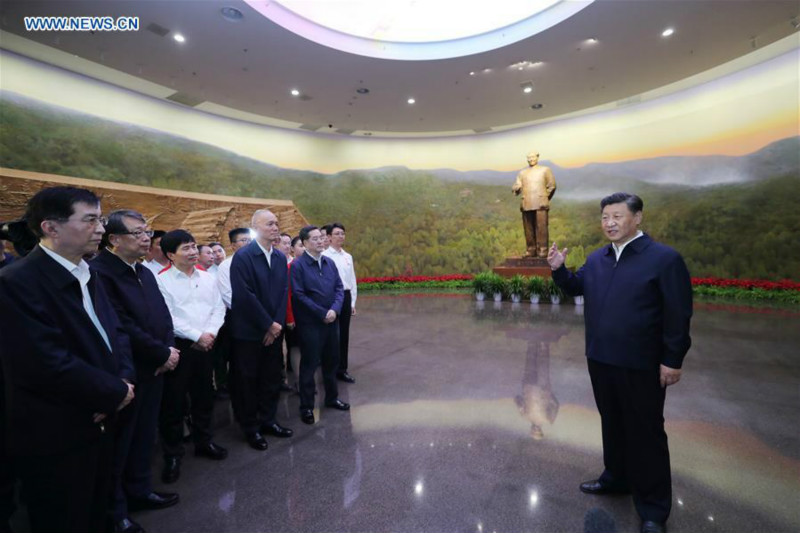Xi Jinping appelle à faire des efforts pour le renouveau national à l'approche du 70e anniversaire de la fondation de la RPC