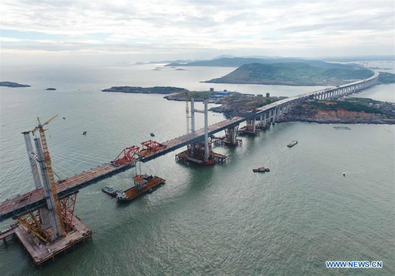 La Chine achève la construction du pont maritime le plus long du monde