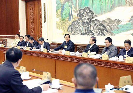 Délibérations des législateurs chinois sur des projets d'amendement aux lois sur les mineurs