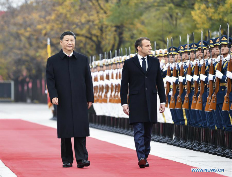 Xi Jinping s'entretient avec Emmanuel Macron à Beijing