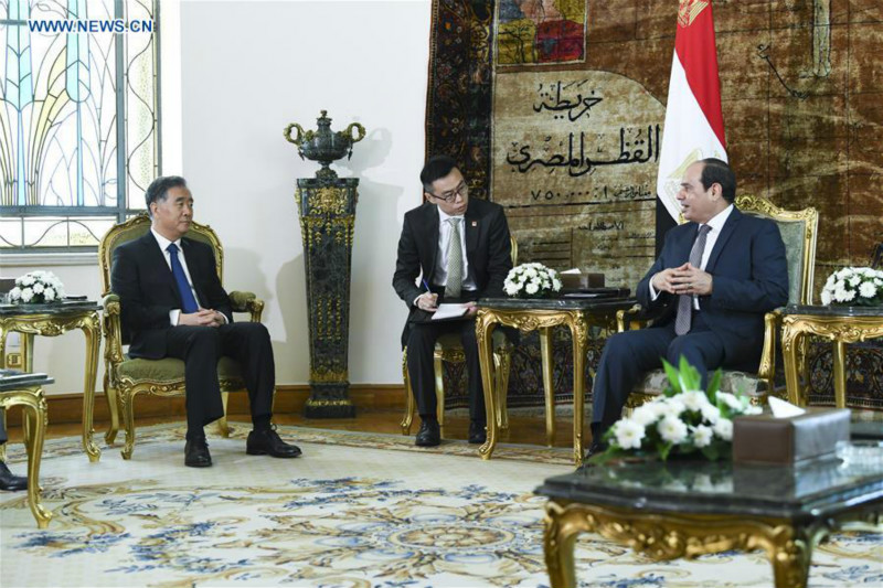 Visite du plus haut conseiller politique chinois en Egypte pour renforcer la coopération et les relations bilatérales