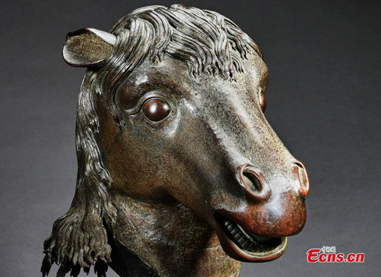 Une exceptionnelle tête de cheval en bronze du Yuanmingyuan rendue à la Chine