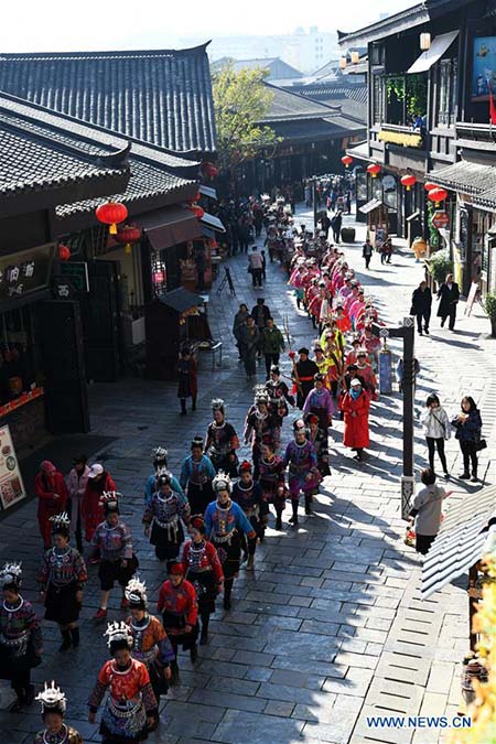 Guizhou : les Miaos célèbrent le Festival Jiyou