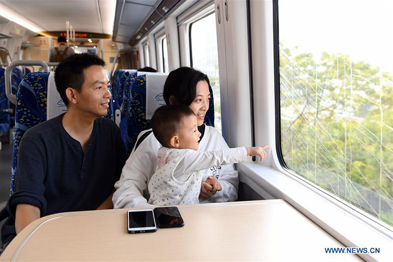 Mise en service officielle du chemin de fer interurbain Guangzhou-Shenzhen