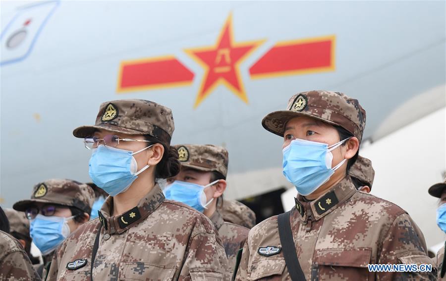 Arrivée à Wuhan du personnel médical militaire