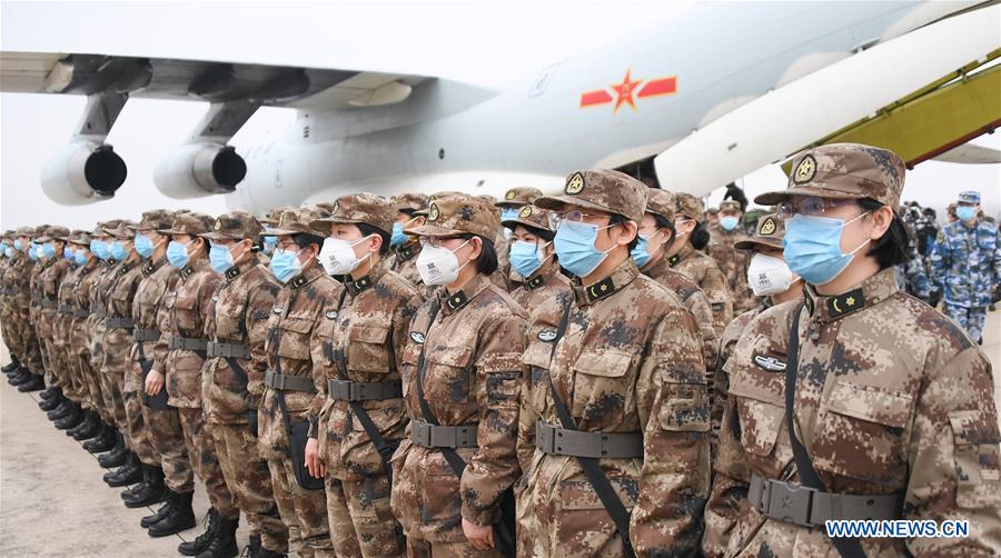 Arrivée à Wuhan du personnel médical militaire