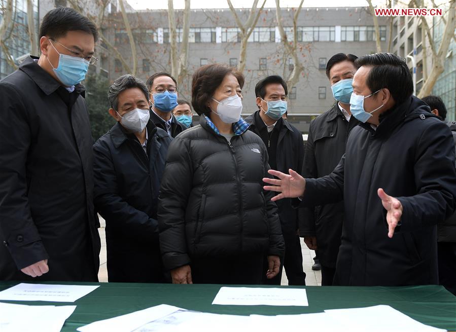 Une vice-Première ministre chinoise met l'accent sur la recherche scientifique pour promouvoir la prévention et le traitement de l'épidémie