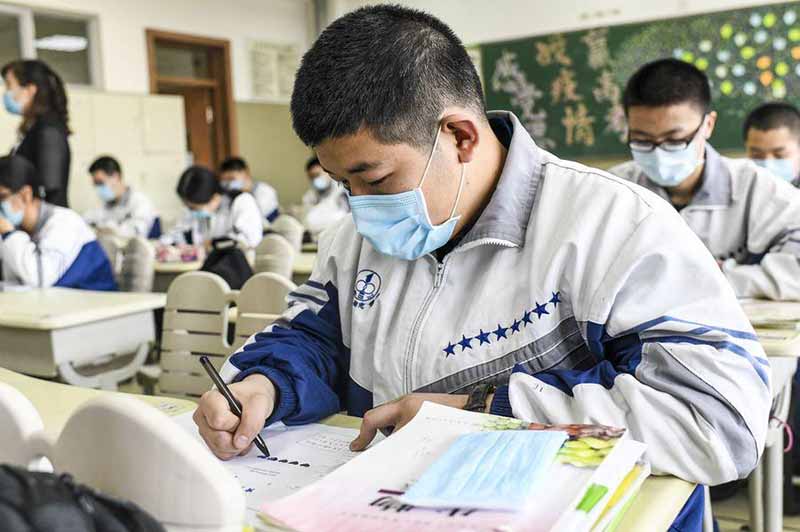 Les salles de classe rouvrent dans le Xinjiang