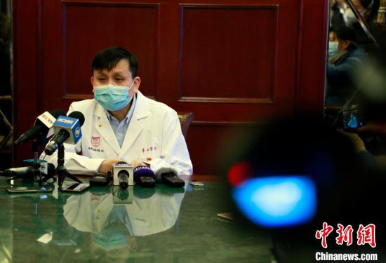 Les Chinois de l'étranger conseillés par des médecins chez eux