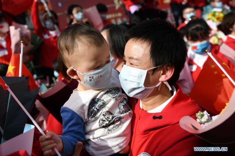 Les médecins qui ont soutenu le Hubei retrouvent leur famille