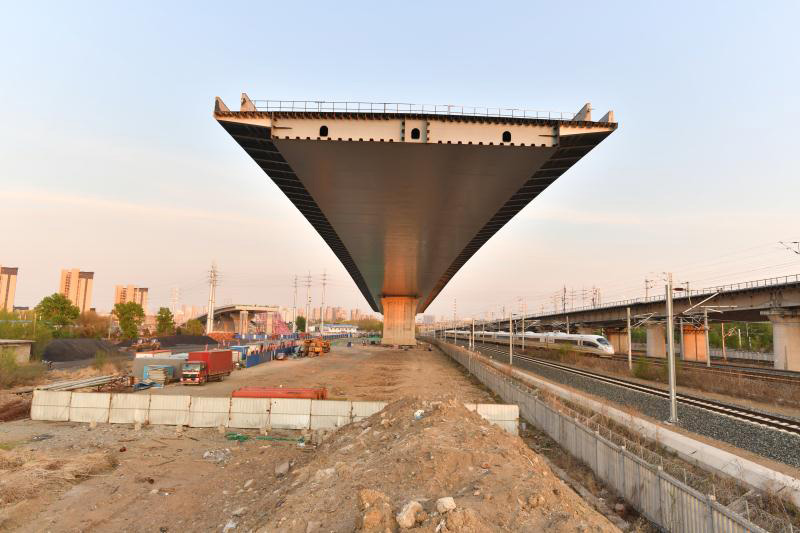 Le cantilever le plus long de Chine mis en place sur un pont à haubans à Shenyang
