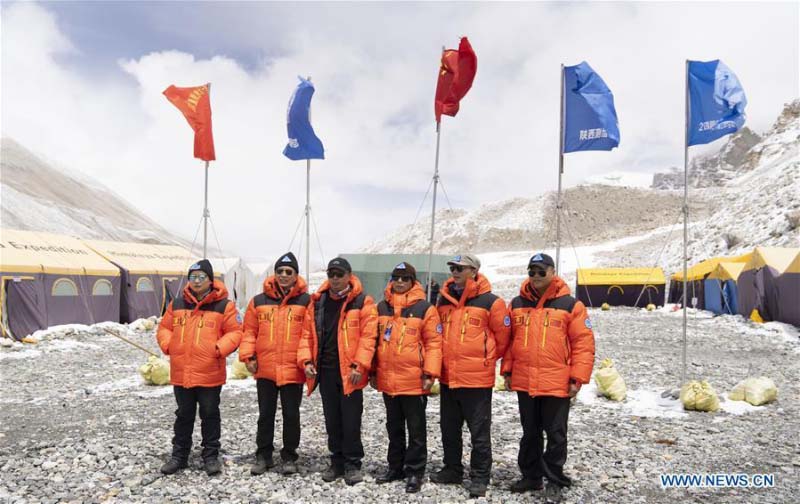 En images: le camp de base du mont Qomolangma au Tibet