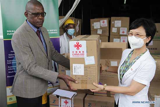 La Chine fait don de fournitures médicales à la Tanzanie pour l'aider à lutter contre le COVID-19