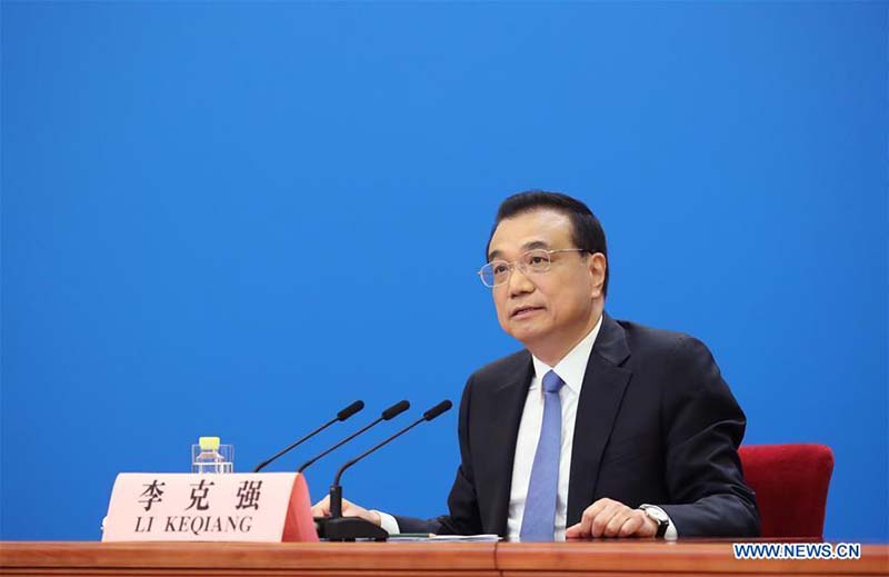 Li Keqiang rencontre la presse après la session législative annuelle