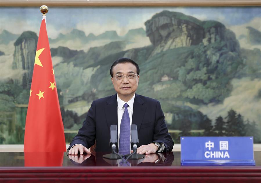 Li Keqiang prononce un discours lors d'un sommet mondial sur les vaccins
