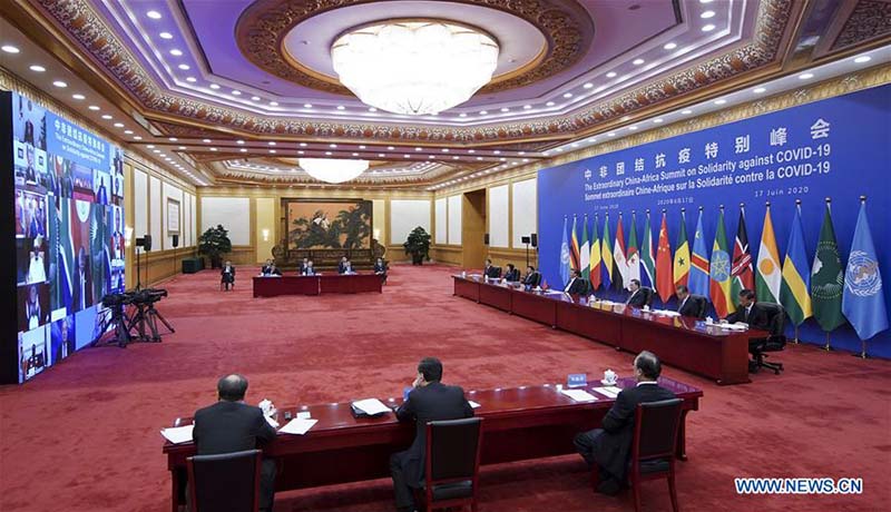 Xi Focus : Xi Jinping préside un sommet Chine-Afrique et appelle à la solidarité pour vaincre le COVID-19