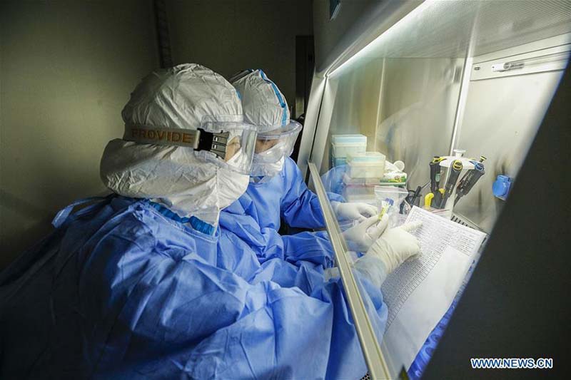 Laboratoire de PCR de l'hôpital de Beijing mis en service pour effectuer des tests d'acides nucléiques pour le COVID-19