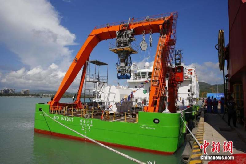Un navire-mère submersible rénové pour les explorations en haute mer de la Chine 