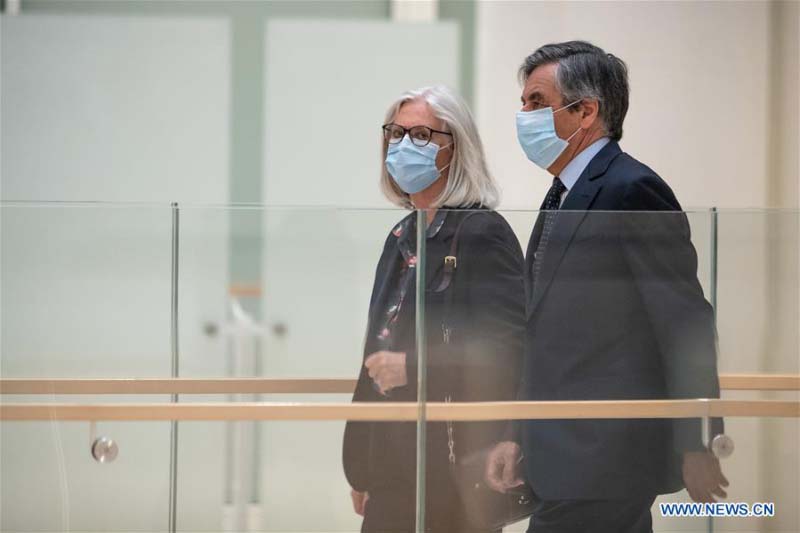 France : François Fillon et son épouse reconnus coupables de détournements de fonds publics