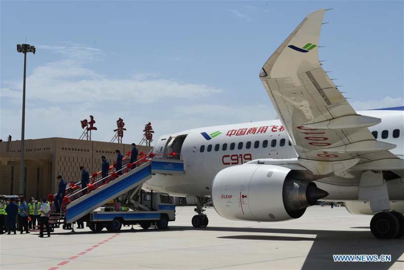 Le jet chinois C919 effectue des vols d'essai à haute température dans le Xinjiang 