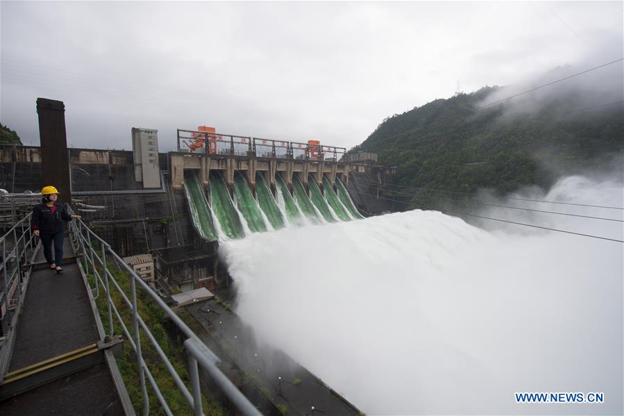 Chine : un réservoir majeur du Zhejiang ouvre l'ensemble de ses déversoirs face aux inondations