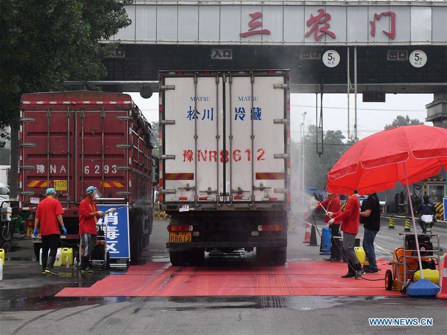 Chine : confinement au marché Xinfadi