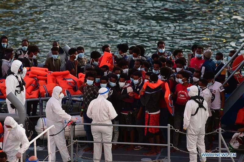 Un groupe de 94 migrants secourus en mer ont débarqué à Malte