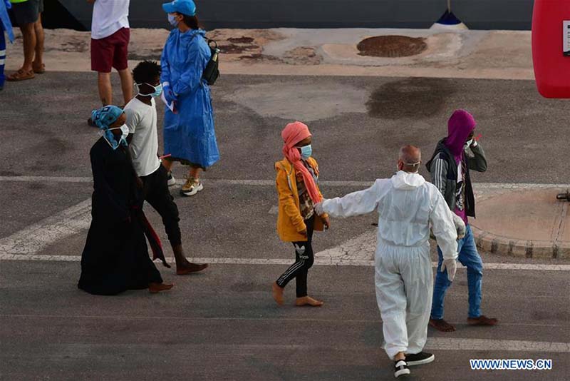 Un groupe de 94 migrants secourus en mer ont débarqué à Malte