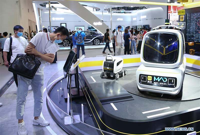 Les entreprises chinoises présentent leurs dernières innovations et technologies au salon du commerce des services de Beijing