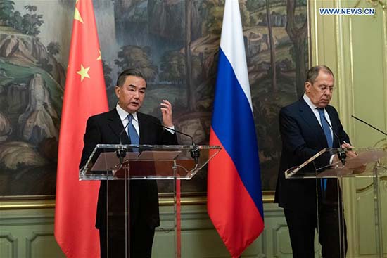 Les ministres des Affaires étrangères chinois et russe conviennent de renforcer la coopération bilatérale dans divers domaines