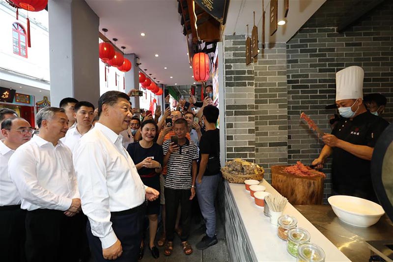 Xi Jinping inspecte la province chinoise du Guangdong