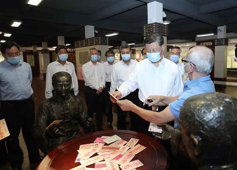 Xi Jinping inspecte la ville de Shantou