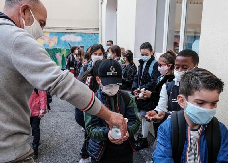 France : une rentrée scolaire en plein reconfinement
