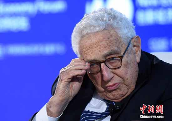 Henry Kissinger exhorte Joe Biden à rétablir la communication avec la Chine