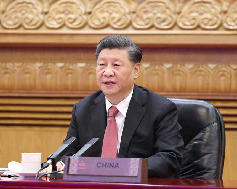 Xi Jinping prononce un discours à la Réunion des dirigeants des économies de l'APEC