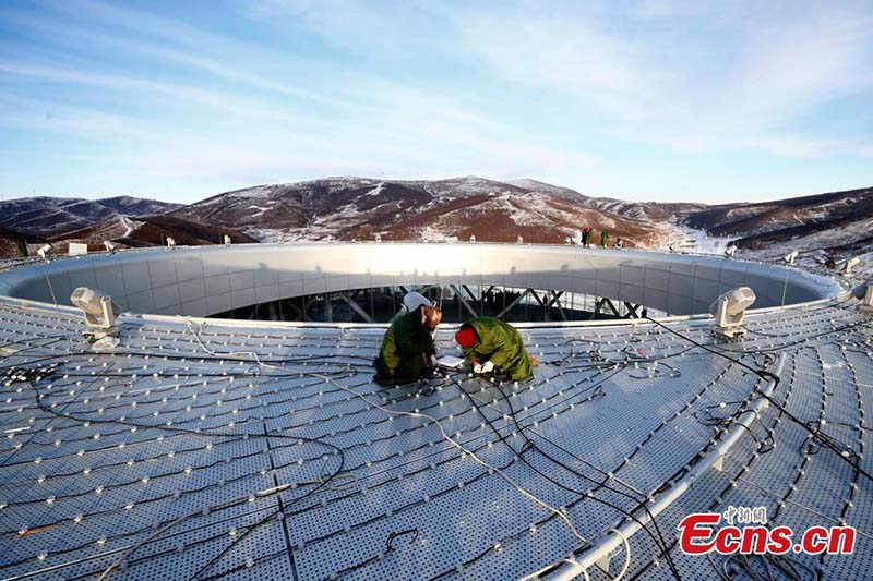 Le centre national de saut à ski des JO d'hiver de Beijing accélère les travaux de construction