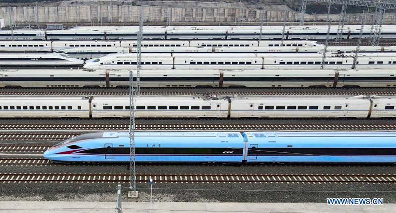 Un nouveau train à grande vitesse Fuxing a commencé à circuler dans le sud-ouest de la Chine