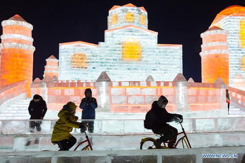 Ouverture du 22e Monde de neige et de glace de Harbin dans le nord-est de la Chine